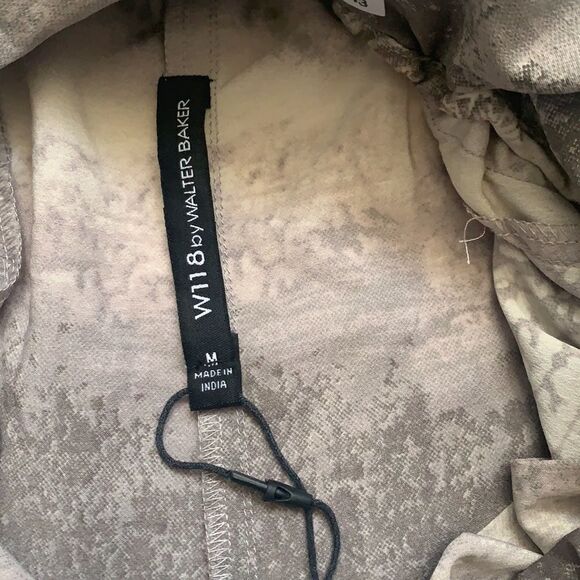 🌟w118 by Walter Baker Adrienne short🌟 - Picture 9 of 10